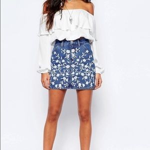 GLAMOROUS DENIM SKIRT WITH FLORAL EMBROIDERY